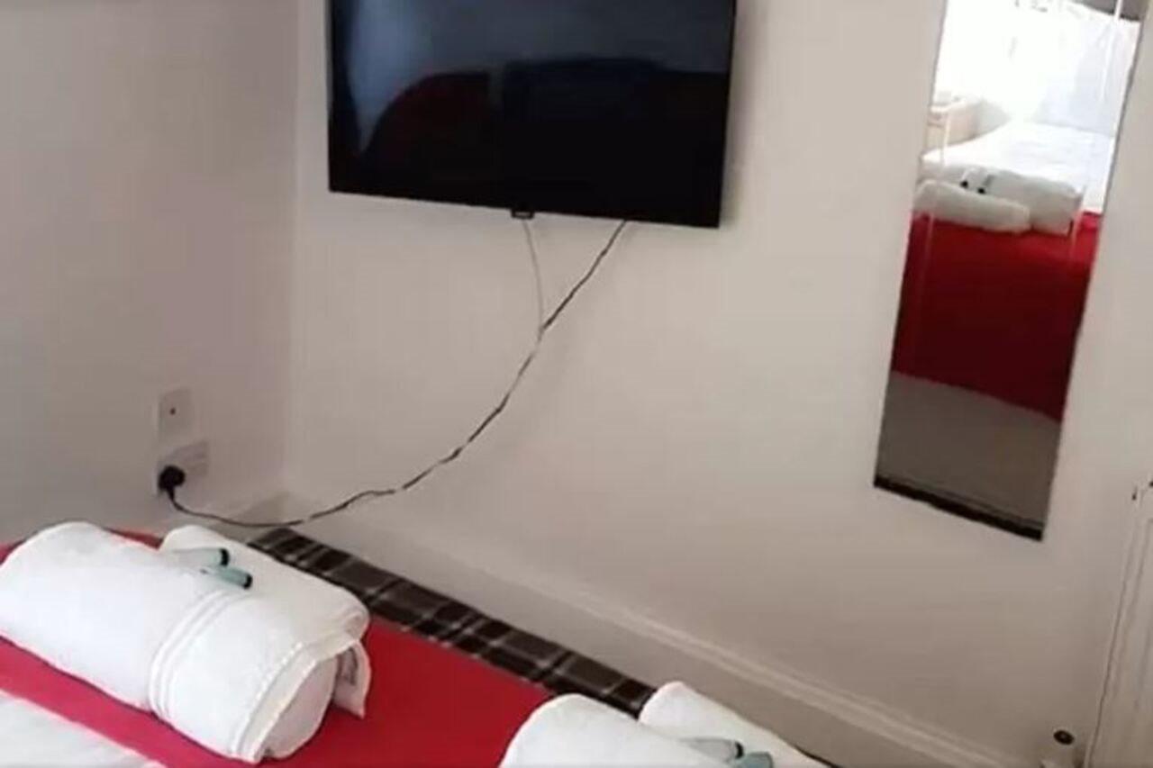 Oyo Gothenburg Hotel Ντανφέρμλιν Εξωτερικό φωτογραφία